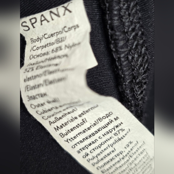 Spanx Black Skort With Zippered Pocket/ Fast Drying Light Breathable Fabric. Lg - Picture 9 of 10